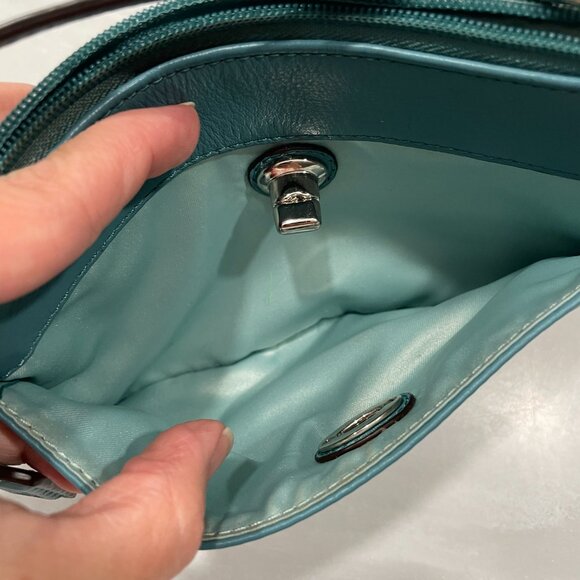 Vintage Coach Wristlet Wallet in Glacier or Ocean - Picture 6 of 9